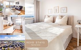 Moderne 2-Zimmer-Wohnung Mit Atemberaubender Skyline Aussicht Auf Frankfurt!